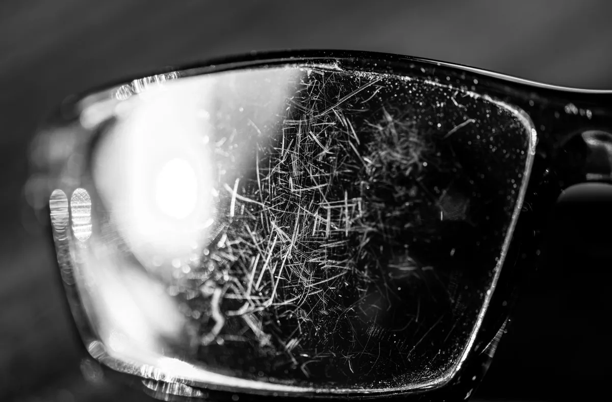 can opticians remove scratches glasses