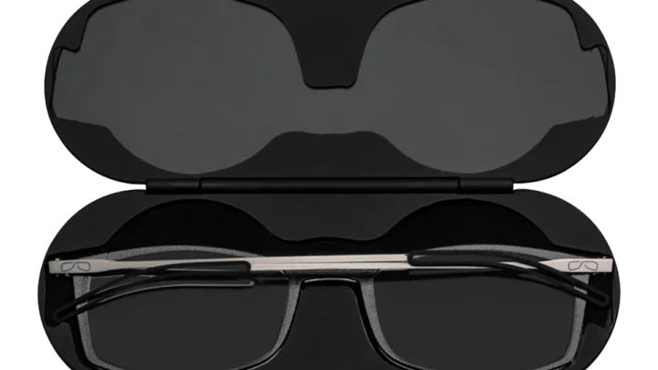 Can You Wear Blue Light Glasses with Contacts?