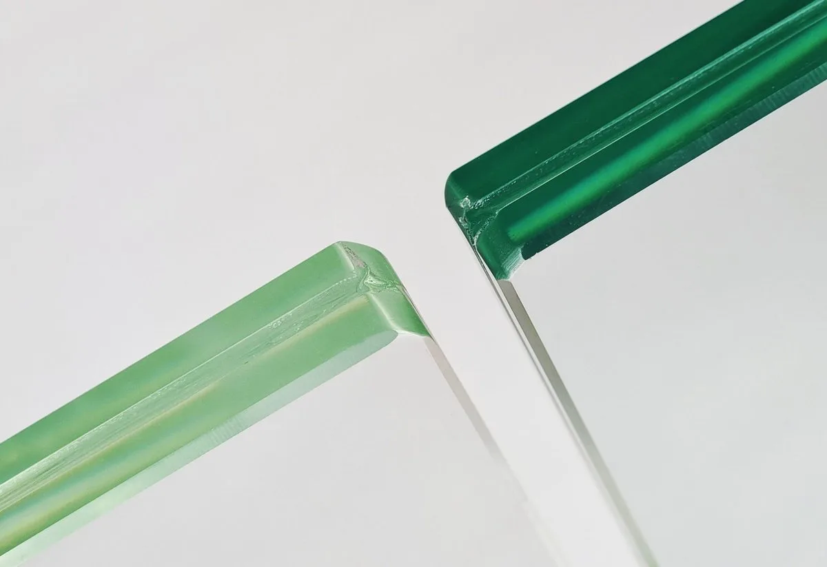 mirror edge close-up