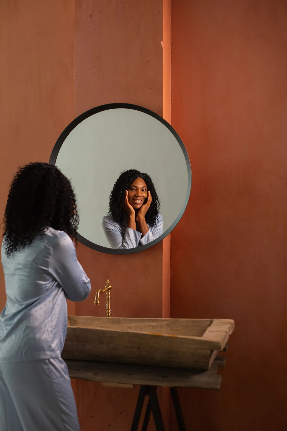 mirror gazing psychology